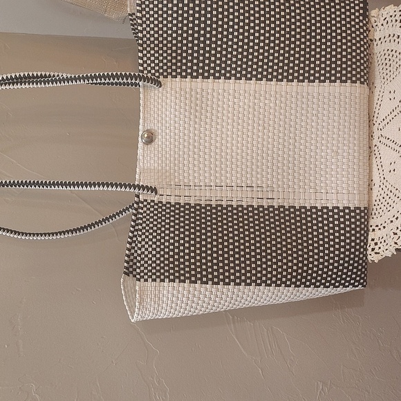 TRUSS Large Tote in Black And White Color Block - Picture 2 of 6